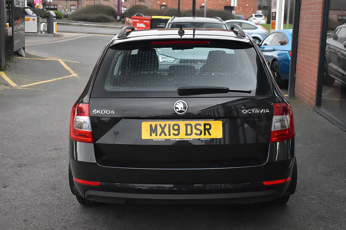 Used 2019 Skoda Octavia S Black - Interior and Exterior details 5