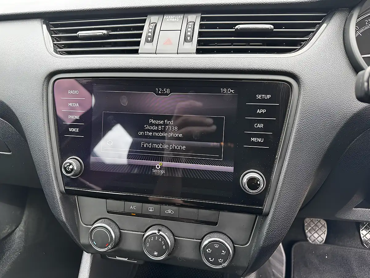 Used 2019 Skoda Octavia S Black Magic Pearl - Interior and Exterior details 15