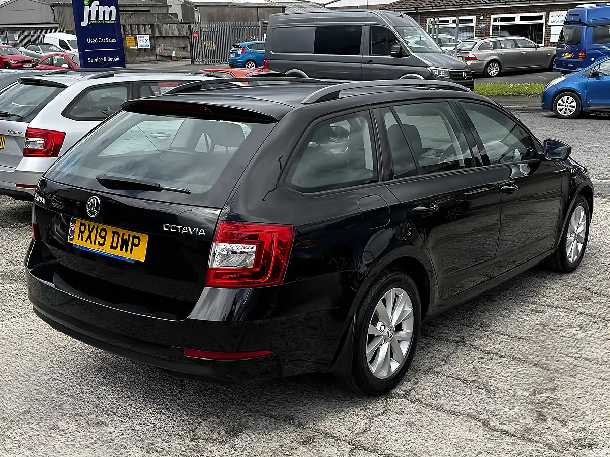 Used 2019 Skoda Octavia S Black Magic Pearl - Interior and Exterior details 6