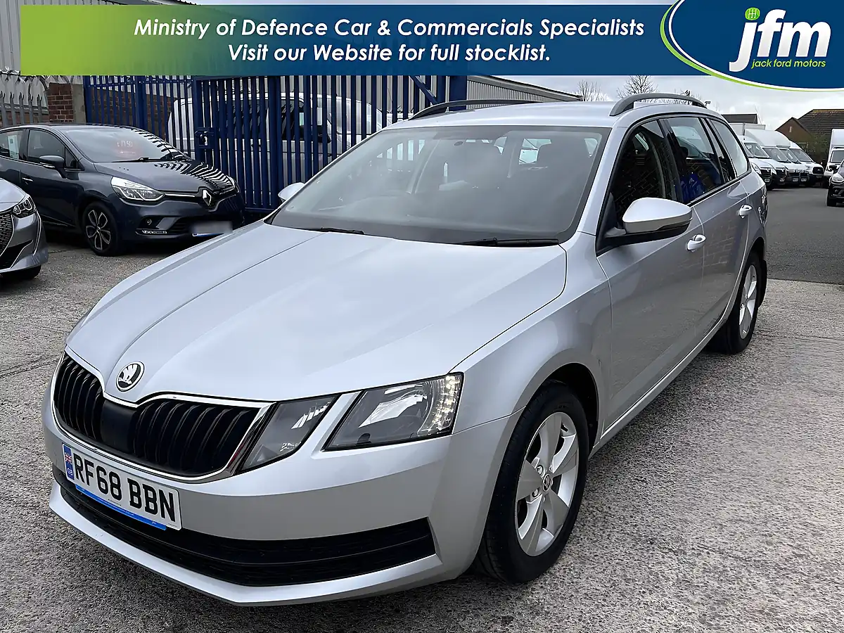 Used 2019 Skoda Octavia S Brilliant Silver Metallic - Interior and Exterior details 10