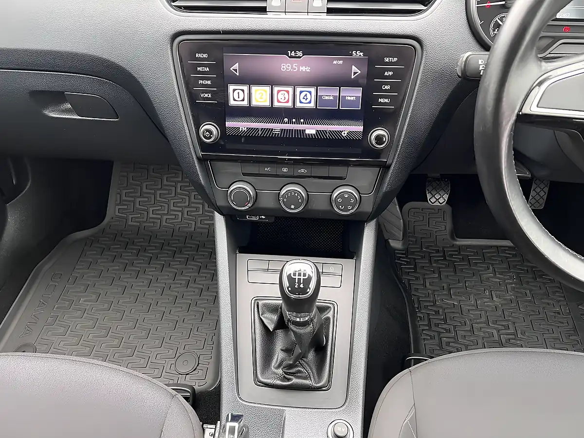 Used 2019 Skoda Octavia S Brilliant Silver Metallic - Interior and Exterior details 13