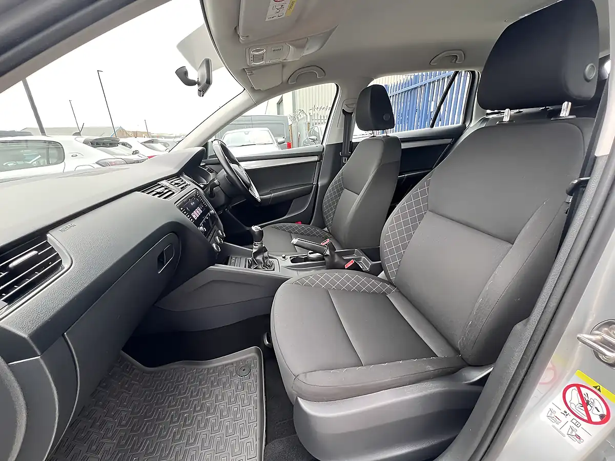 Used 2019 Skoda Octavia S Brilliant Silver Metallic - Interior and Exterior details 16