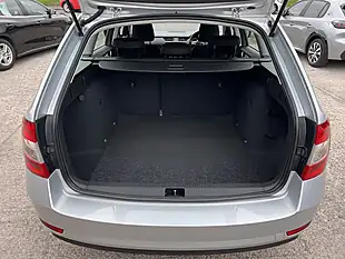 Used 2019 Skoda Octavia S Brilliant Silver Metallic - Interior and Exterior details 19