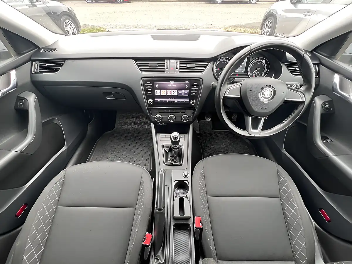Used 2019 Skoda Octavia S Brilliant Silver Metallic - Interior and Exterior details 2