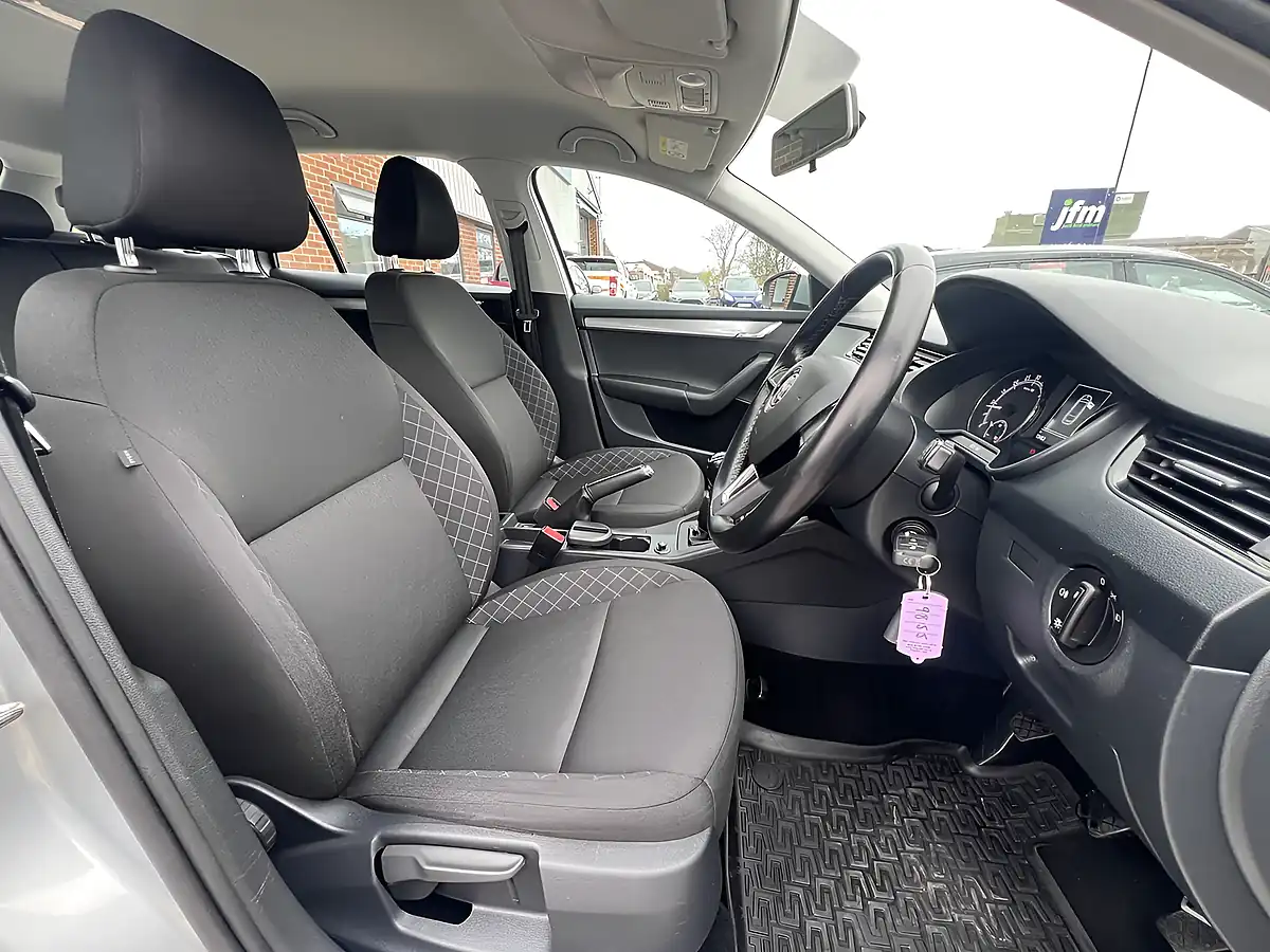 Used 2019 Skoda Octavia S Brilliant Silver Metallic - Interior and Exterior details 3