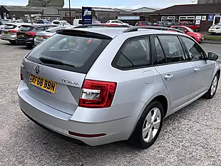 Used 2019 Skoda Octavia S Brilliant Silver Metallic - Interior and Exterior details 6