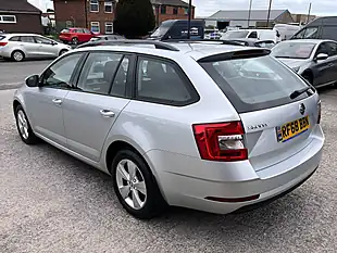 Used 2019 Skoda Octavia S Brilliant Silver Metallic - Interior and Exterior details 8