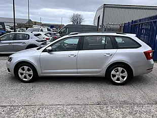 Used 2019 Skoda Octavia S Brilliant Silver Metallic - Interior and Exterior details 9
