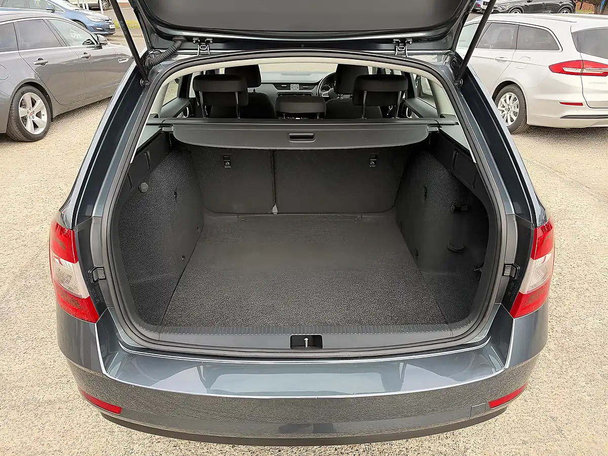 Used 2019 Skoda Octavia S Grey Metallic - Interior and Exterior details 16