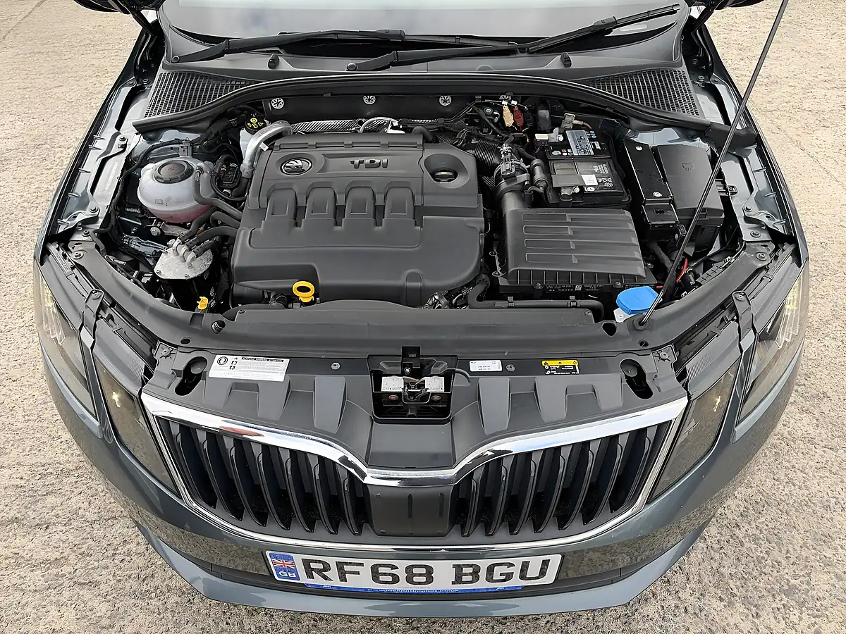 Used 2019 Skoda Octavia S Grey Metallic - Interior and Exterior details 18