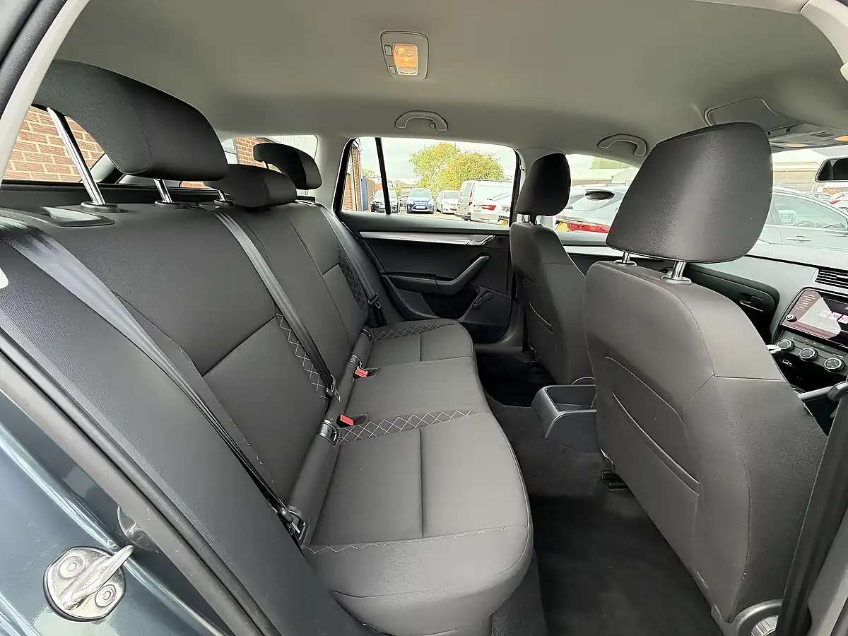 Used 2019 Skoda Octavia S Grey Metallic - Interior and Exterior details 4