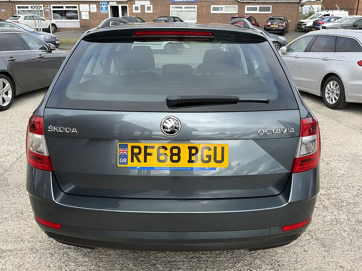 Used 2019 Skoda Octavia S Grey Metallic - Interior and Exterior details 7