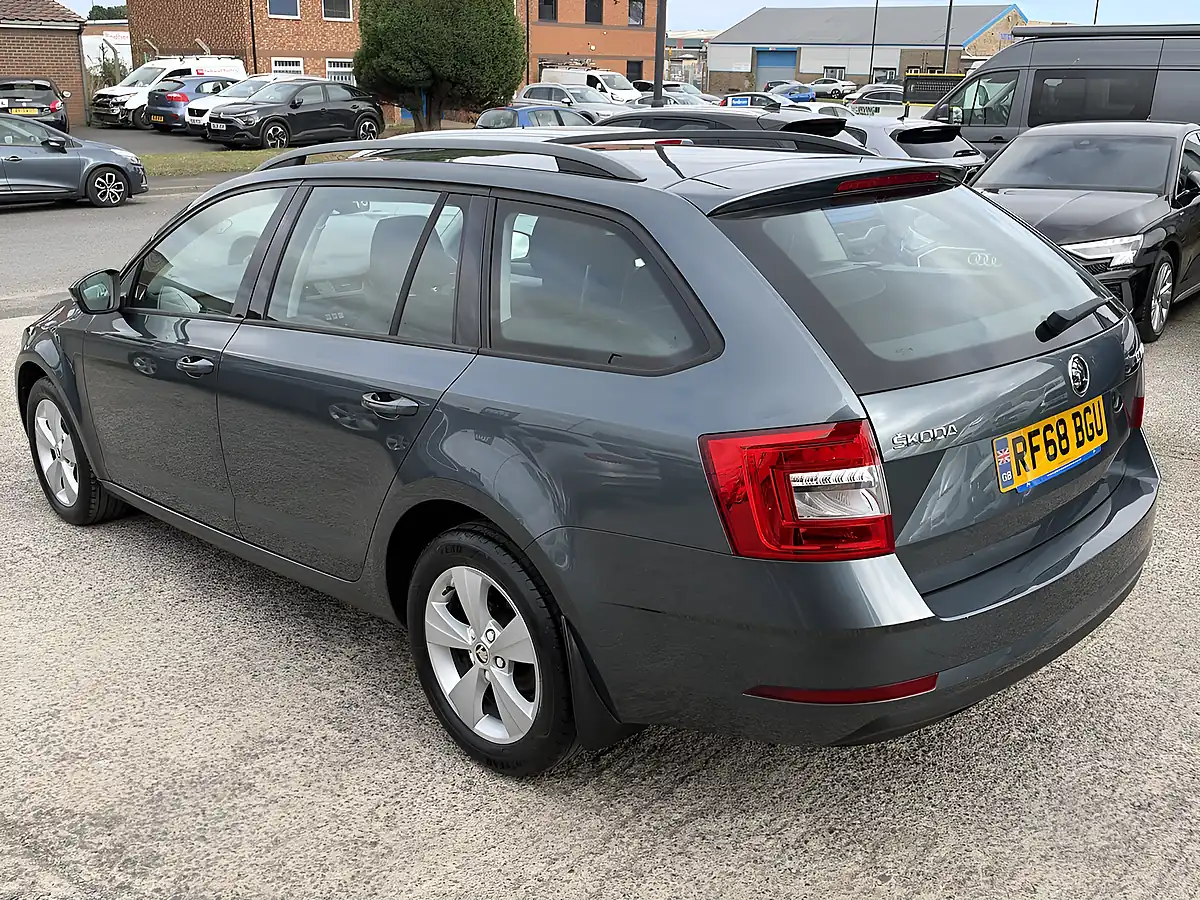 Used 2019 Skoda Octavia S Grey Metallic - Interior and Exterior details 8