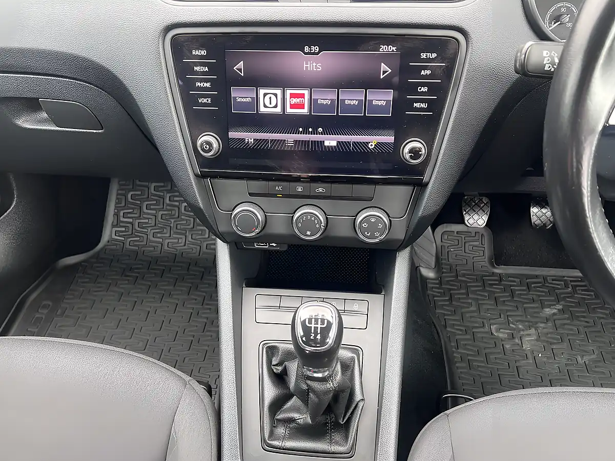 Used 2019 Skoda Octavia S Quartz Grey Met - Interior and Exterior details 13