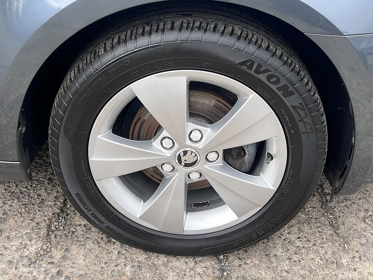 Used 2019 Skoda Octavia S Quartz Grey Met - Interior and Exterior details 19