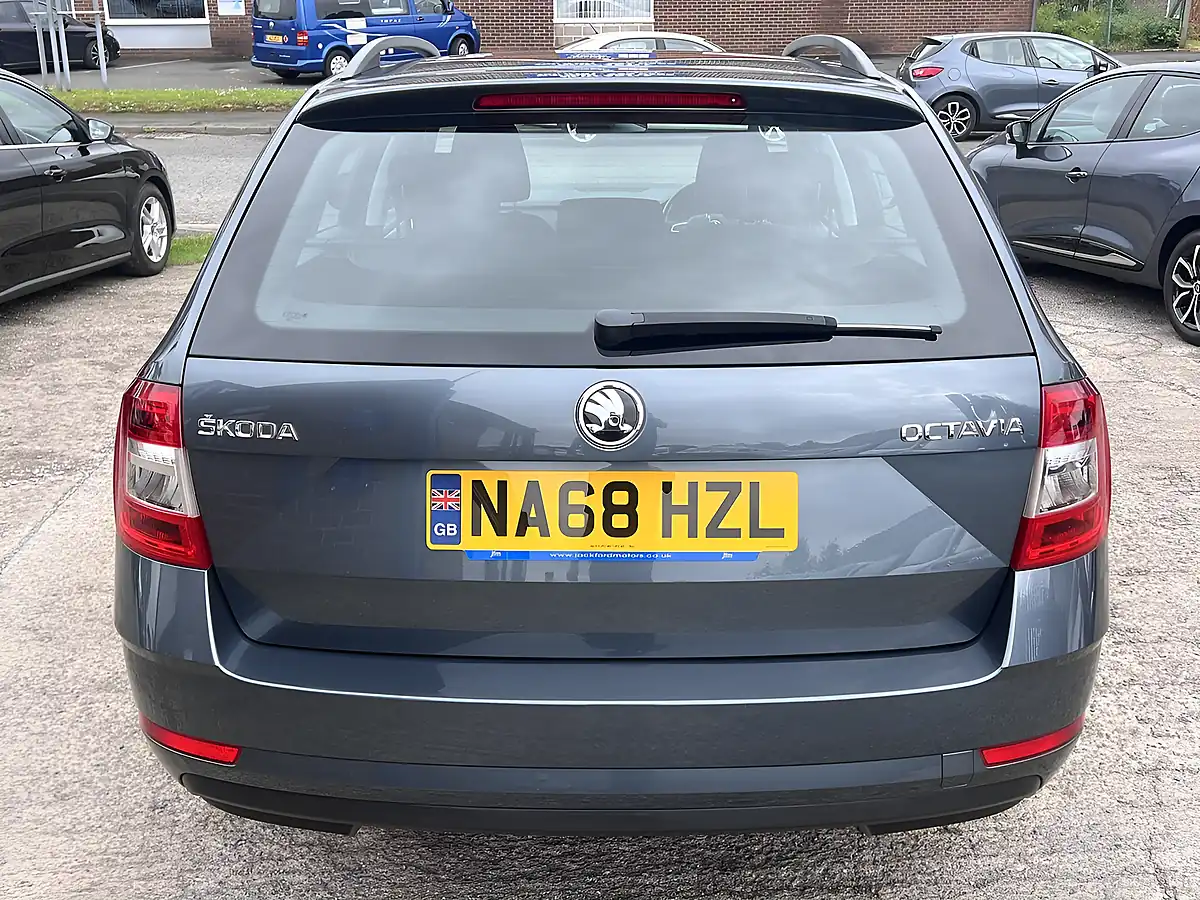 Used 2019 Skoda Octavia S Quartz Grey Met - Interior and Exterior details 7