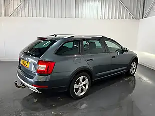 Used 2019 Skoda Octavia Scout Grey - Interior and Exterior details 6
