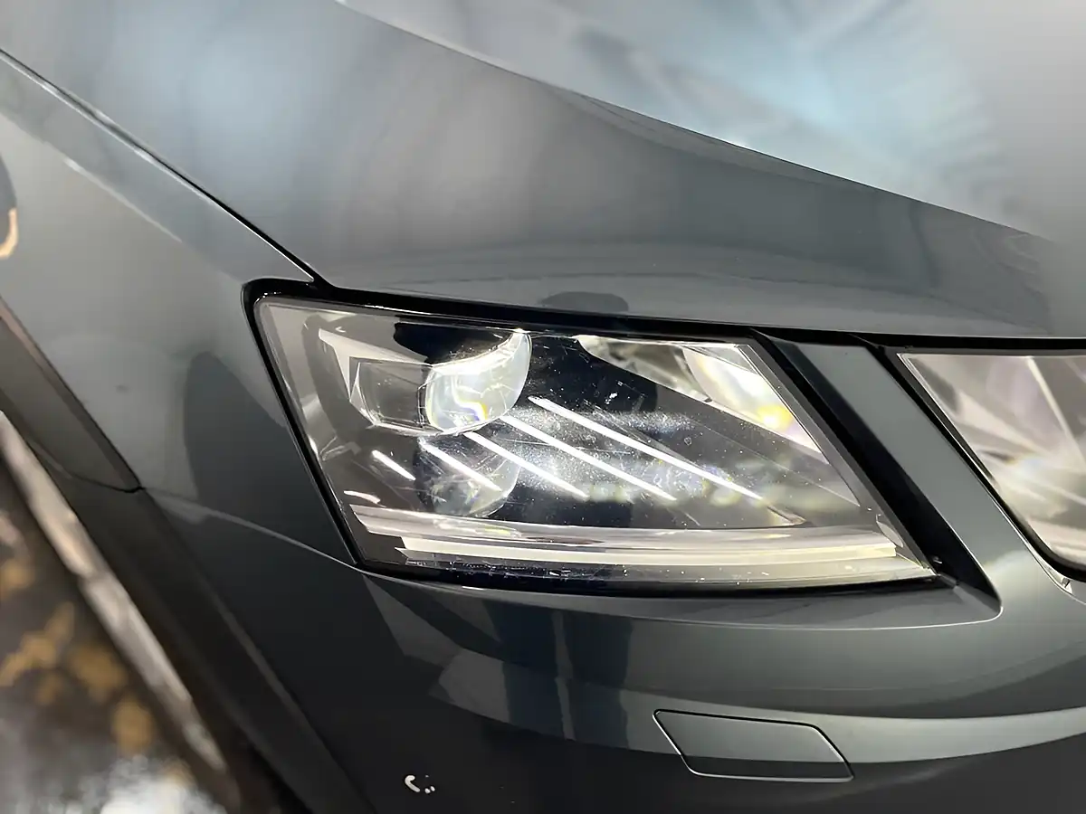 Used 2019 Skoda Octavia Scout Grey - Interior and Exterior details 8
