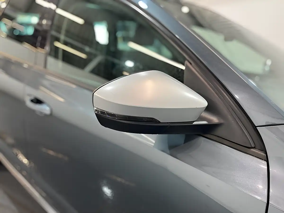 Used 2019 Skoda Octavia Scout Grey - Interior and Exterior details 9
