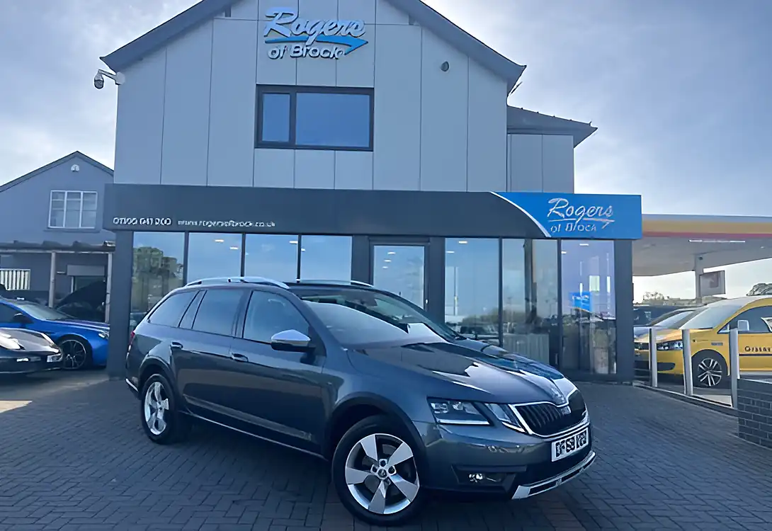 Used 2019 Skoda Octavia Scout Quartz Grey - Interior and Exterior details 2