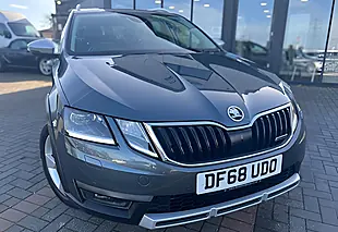 Used 2019 Skoda Octavia Scout Quartz Grey - Interior and Exterior details 4
