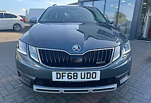 Used 2019 Skoda Octavia Scout Quartz Grey - Interior and Exterior details 5