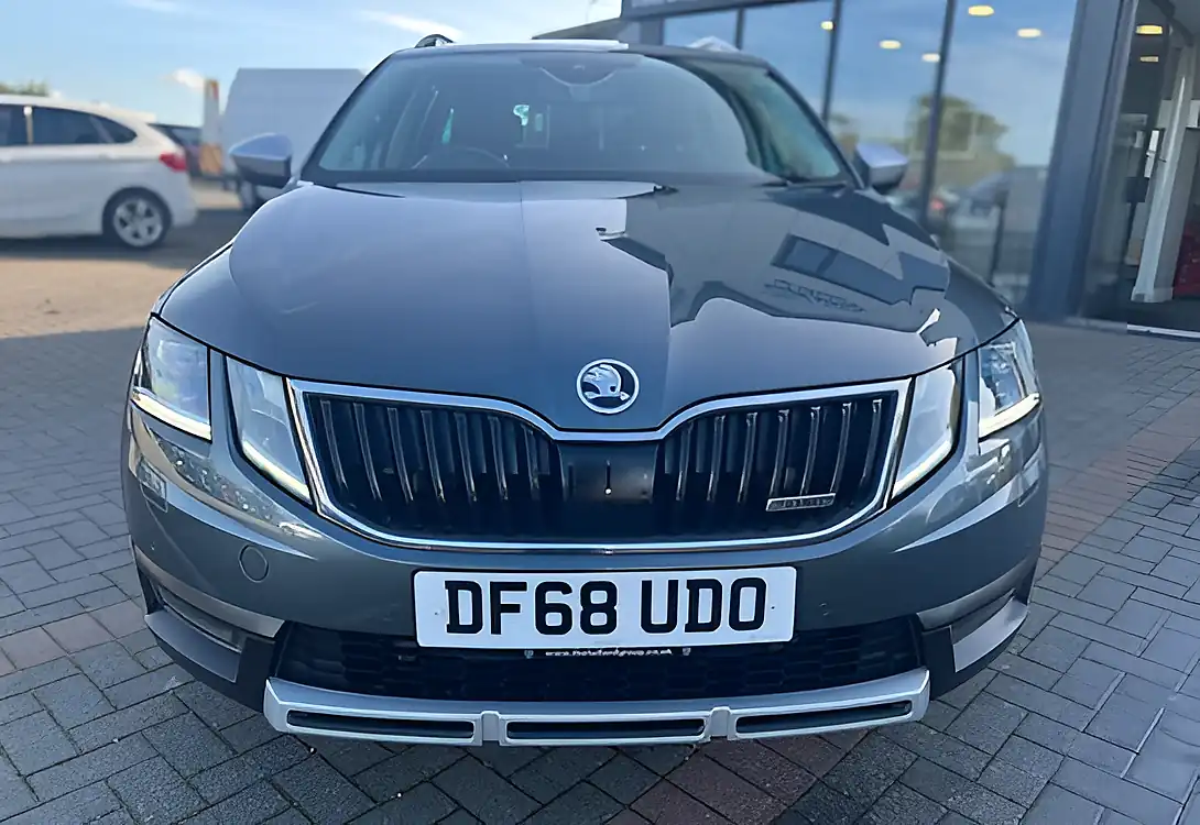 Used 2019 Skoda Octavia Scout Quartz Grey - Interior and Exterior details 5