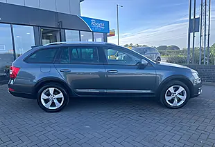 Used 2019 Skoda Octavia Scout Quartz Grey - Interior and Exterior details 7