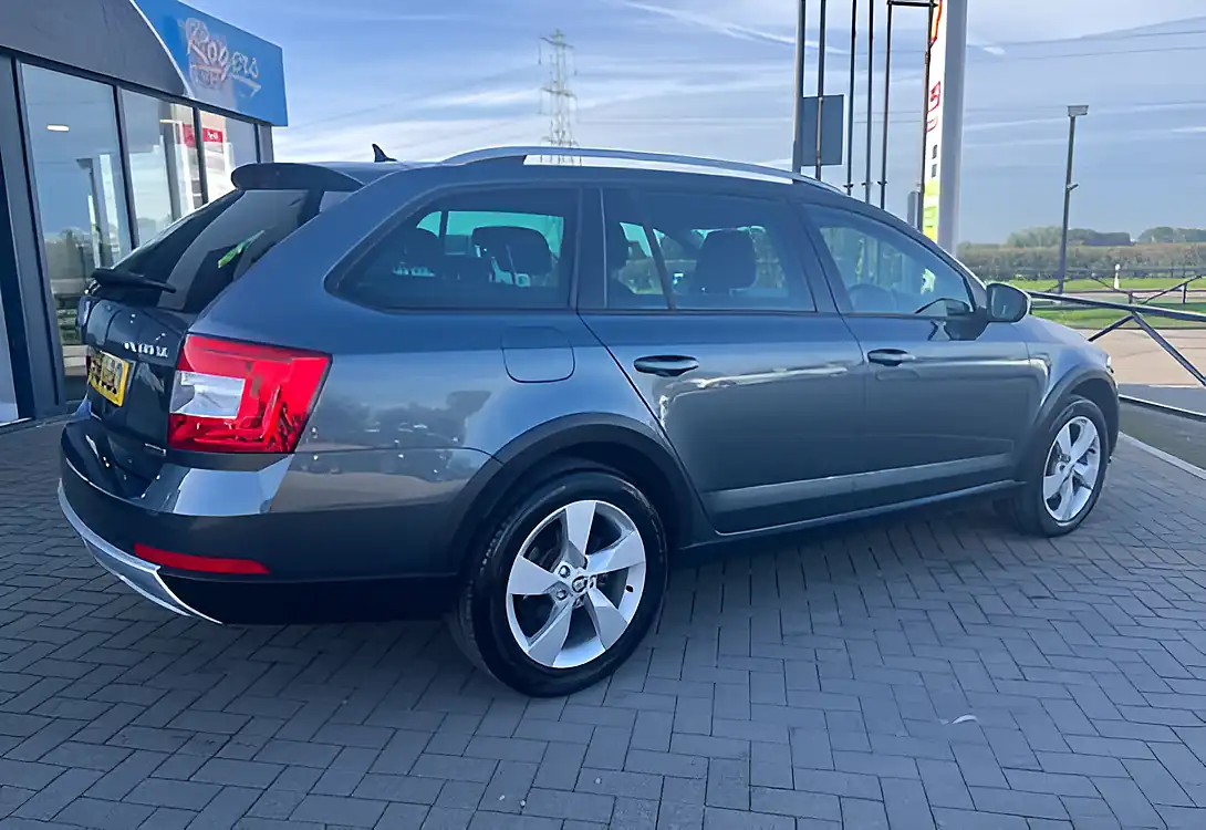 Used 2019 Skoda Octavia Scout Quartz Grey - Interior and Exterior details 8