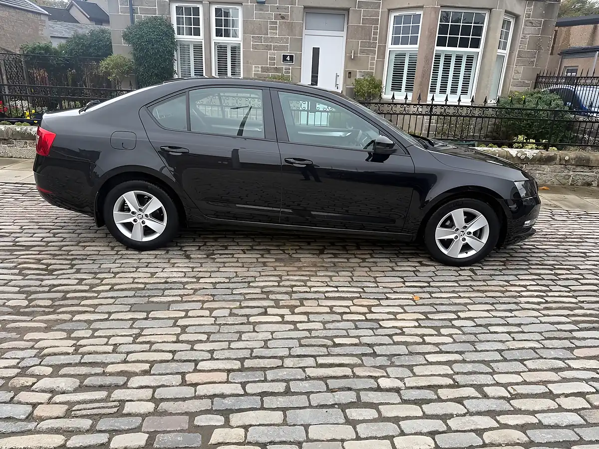 Used 2019 Skoda Octavia Se Black - Interior and Exterior details 10