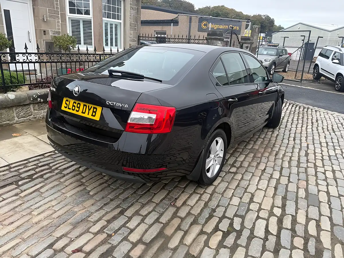 Used 2019 Skoda Octavia Se Black - Interior and Exterior details 11