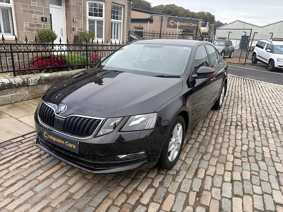 Used 2019 Skoda Octavia Se Black - Interior and Exterior details 6