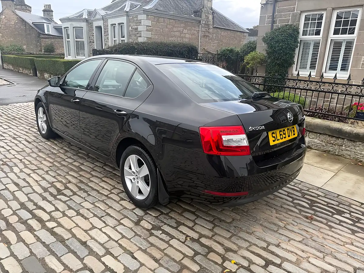 Used 2019 Skoda Octavia Se Black - Interior and Exterior details 8