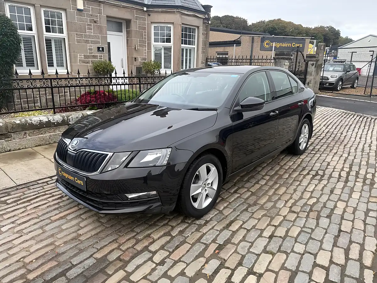 Used 2019 Skoda Octavia Se Black - Interior and Exterior details 9
