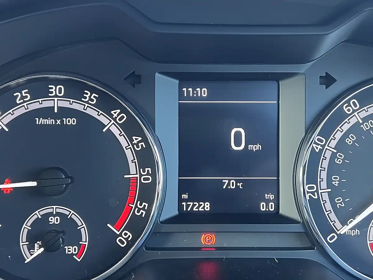 Used 2019 Skoda Octavia Se Brilliant Silver Metallic - Interior and Exterior details 10