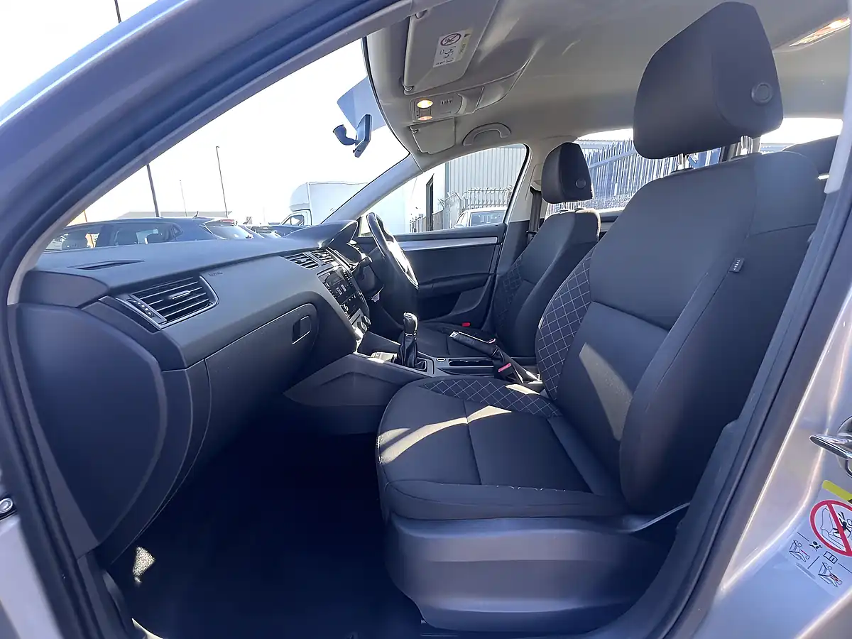 Used 2019 Skoda Octavia Se Brilliant Silver Metallic - Interior and Exterior details 13