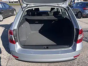 Used 2019 Skoda Octavia Se Brilliant Silver Metallic - Interior and Exterior details 16