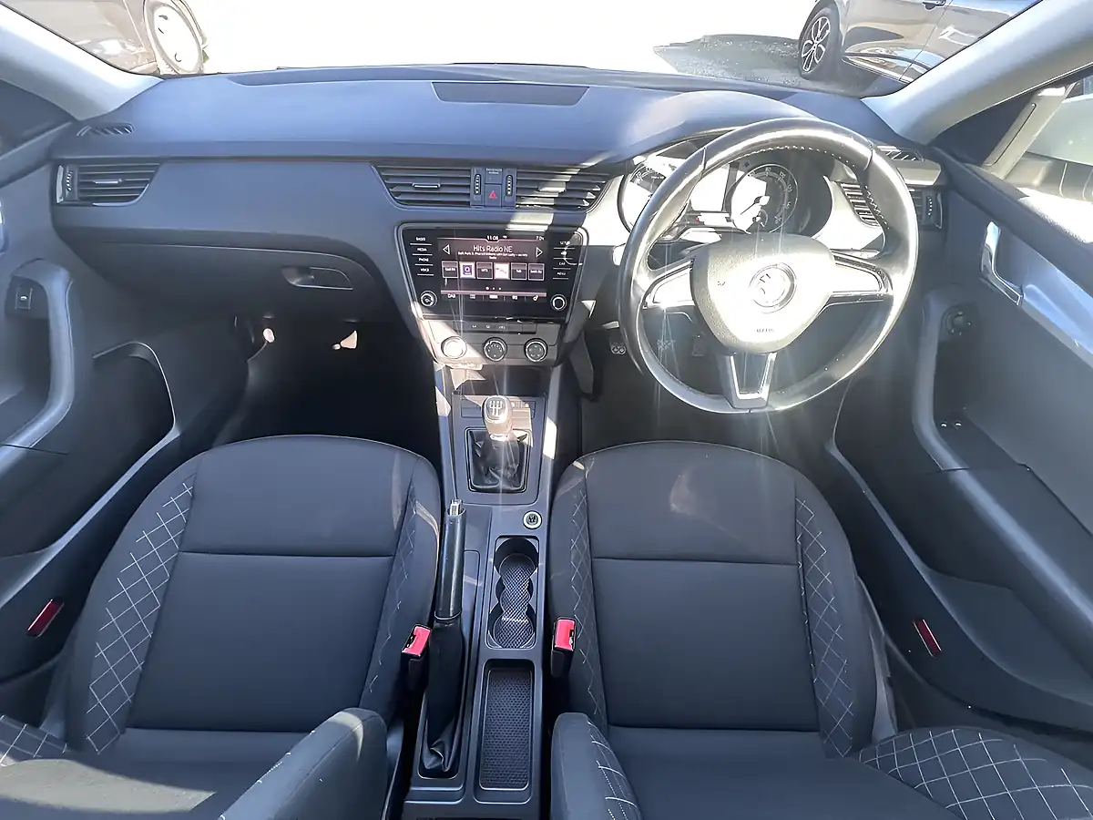 Used 2019 Skoda Octavia Se Brilliant Silver Metallic - Interior and Exterior details 2