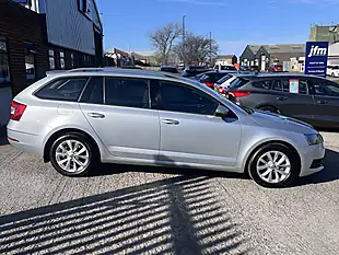 Used 2019 Skoda Octavia Se Brilliant Silver Metallic - Interior and Exterior details 20