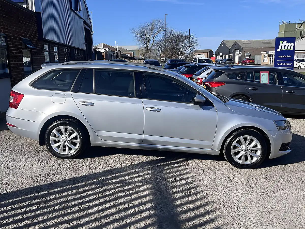 Used 2019 Skoda Octavia Se Brilliant Silver Metallic - Interior and Exterior details 20