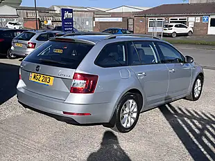 Used 2019 Skoda Octavia Se Brilliant Silver Metallic - Interior and Exterior details 5