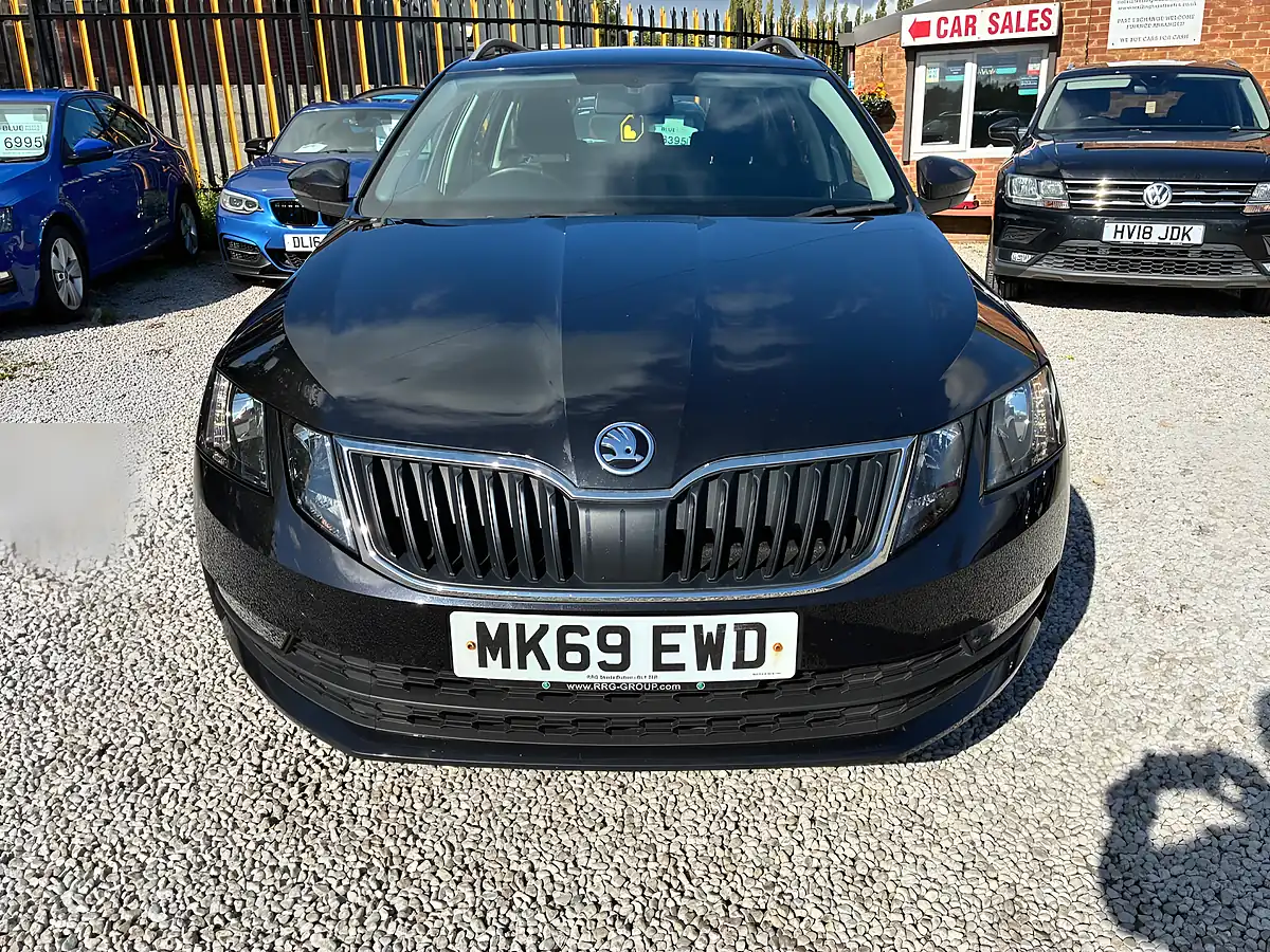 Used 2019 Skoda Octavia Se Drive Black - Interior and Exterior details 10