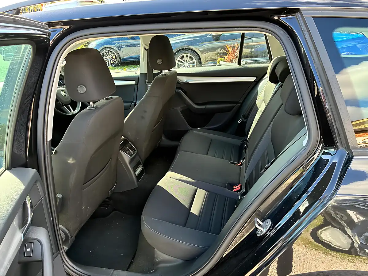 Used 2019 Skoda Octavia Se Drive Black - Interior and Exterior details 13