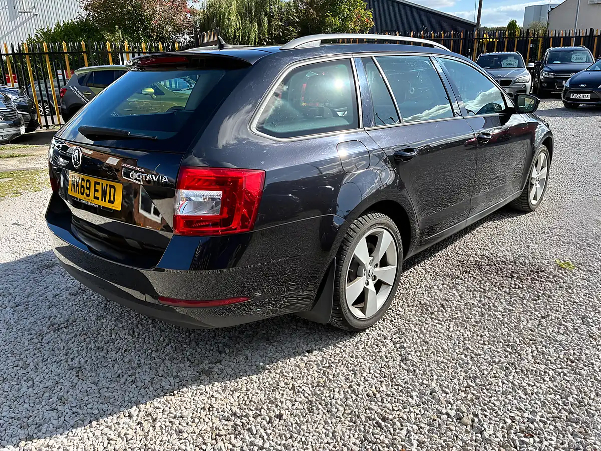 Used 2019 Skoda Octavia Se Drive Black - Interior and Exterior details 4