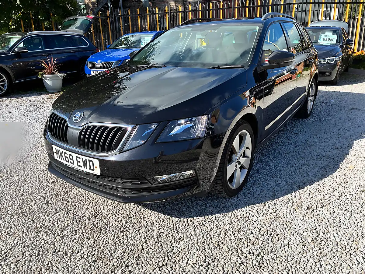 Used 2019 Skoda Octavia Se Drive Black - Interior and Exterior details 9