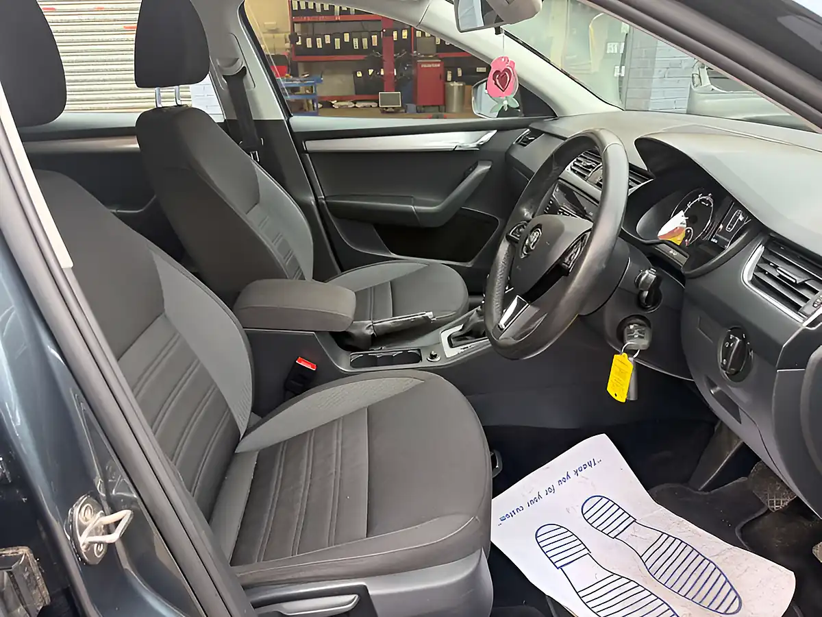 Used 2019 Skoda Octavia Se Grey - Interior and Exterior details 15