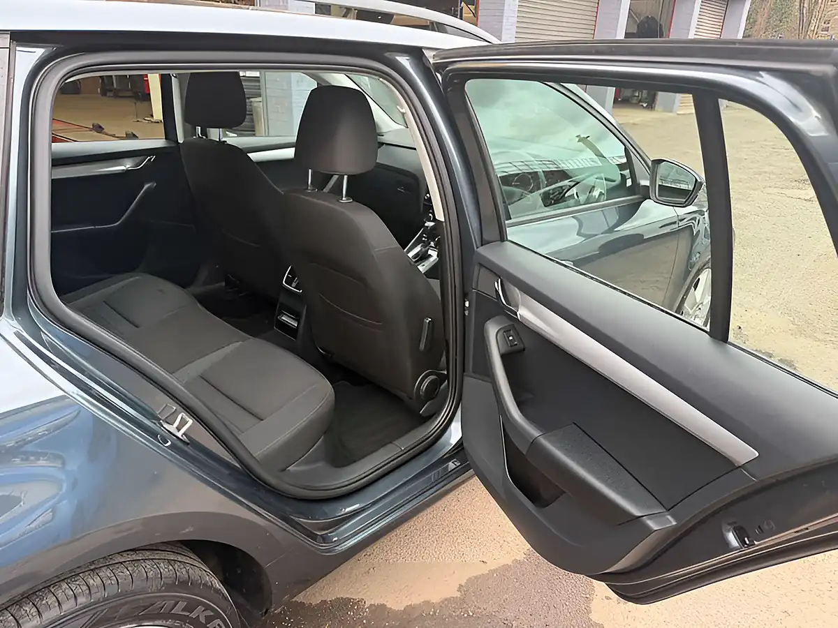 Used 2019 Skoda Octavia Se Grey - Interior and Exterior details 16