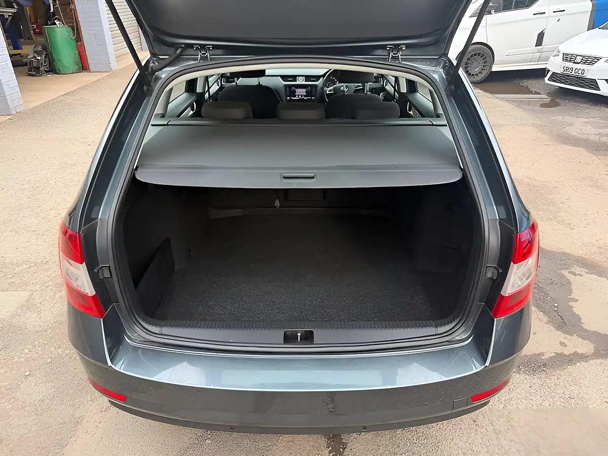 Used 2019 Skoda Octavia Se Grey - Interior and Exterior details 19