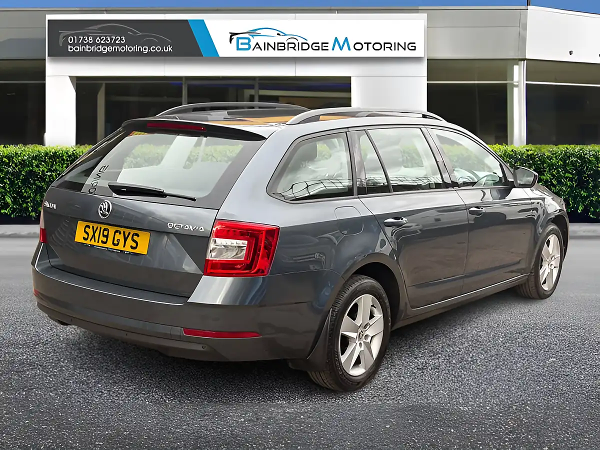 Used 2019 Skoda Octavia Se Grey - Interior and Exterior details 3
