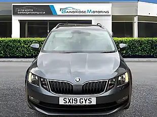 Used 2019 Skoda Octavia Se Grey - Interior and Exterior details 8